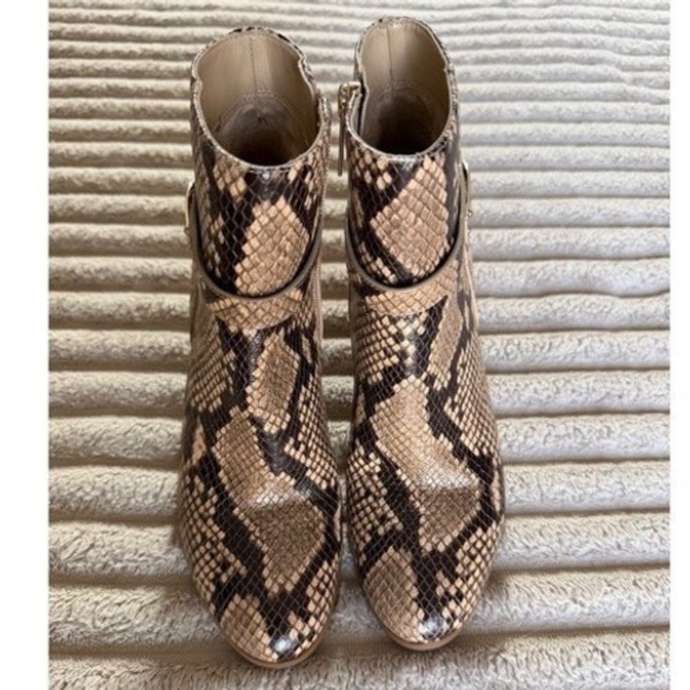 MICHAEL Michael Kors Finley Snakeskin-Print Ankle Booties. Size 7.5m